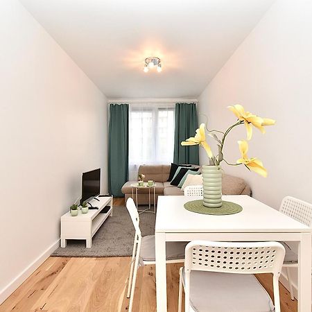 Rental Apartment Obrzezna Varsovia Exterior foto